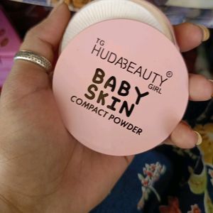 Huda Beauty Compact