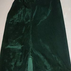 Amazing Slim Fit Green Velvet Slit Skirt❗