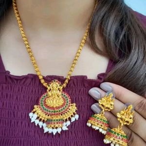 Beautiful Golden Jwellery Set