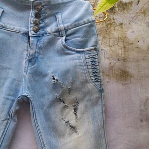 WOMEN BLUE DISTRESSED SKINNY JEANS