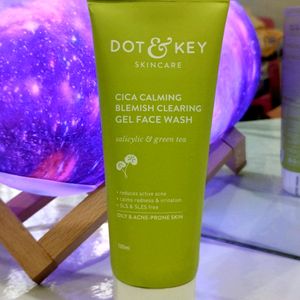 (Sealed) Dot & Key Cica + Salicylic Gel Face Wash