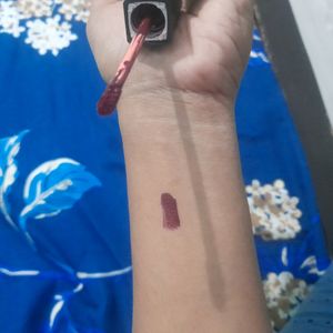 Huda Beauty LIPSTICK