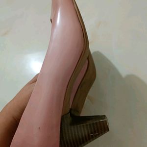 Inc.5 Nude Pumps