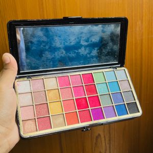 Makeup Kit || Never Used Just Kept It ||