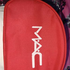 Mac Cosmetic Storage Bag+Freebie😍❤✅