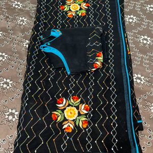 Beautiful Black Saree With Blouse