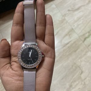 Round Dial Silver Chain Wrist Watch For Girls