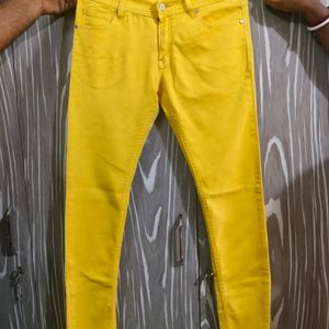 Trendy Yellow Jeans