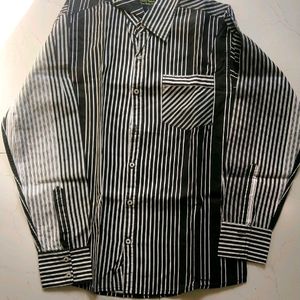 Shirt l Size L l Chest 42