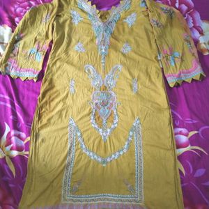 Embroidered Pakistani Kurta Or Dubatta