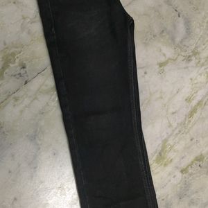 Levi's Carbon Black Jeans