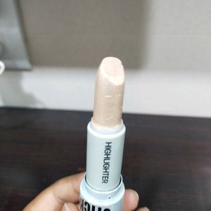 Insight Dua 2in1 Concealer Plus Highlighter Stick