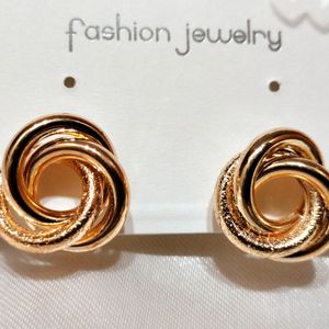 Super Chic And Trendy Earings