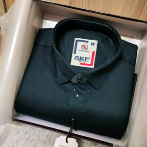 Black Solid Regular Fit Cotton Formal Shirt