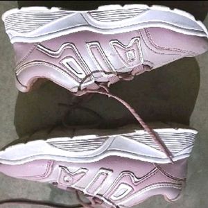 Sneakers For Women