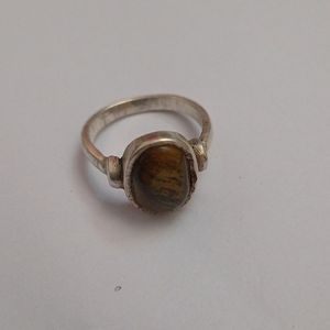 TIGER EYE STONE IN SILVER RING