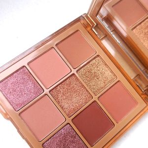 Huda Beauty Nude Medium Eyeshadow Pallete