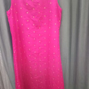 SRISHTI SLEEVELESS A-LINE KURTA  GOLDEN THREADS