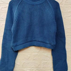 BLUE💙 crop Sweater