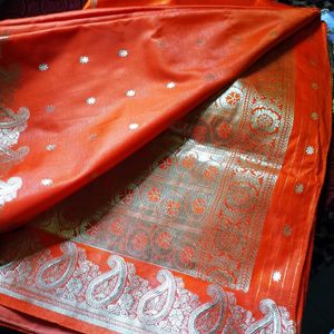 Beautiful & Shinny Banarsi Silk Saree