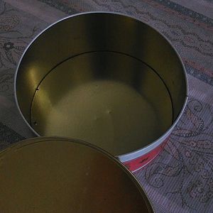 Circular Tin Container