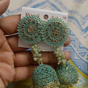 Pastel green Earings