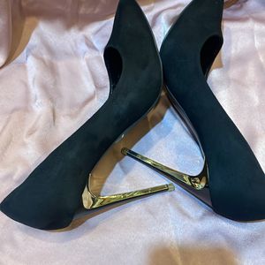 Black Heeled Shoes With Golden Touch