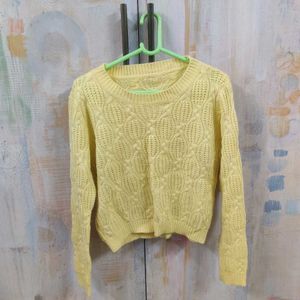 Crop Yellow 💛 Sweater