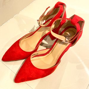 Red Solid Pump Heels (DressBerry)