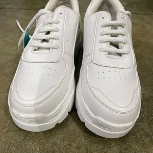 new white sneakers (womens)