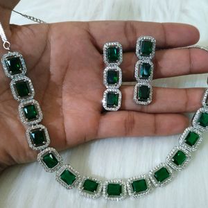 Emarald Green A D Necklace Set