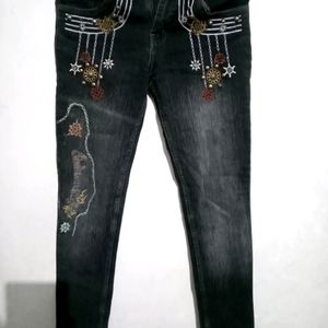 Womens Black Stretchable Slim Jeans