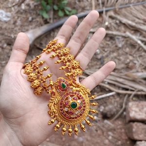 Antique Short Gold Coloured Necklace