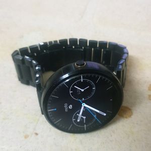 moto 360 first model perfectly working without flws..