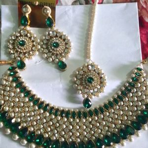 Green Neck Piece