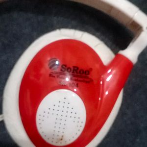 😍🎵- 🎧🎧- Red  And White Headphones With More Than 1 Metre Wire White Wire Can Connect To The Laptop And Any Other Appliances Powerful Bass