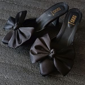 Black Bow Heel