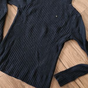 woolen black top