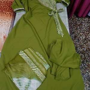 Knot Style Kurta With Dupatta