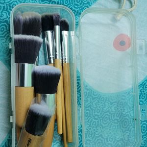 Foolzy Wooden Make Up Brush Set Of 11