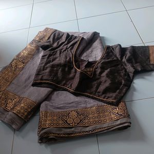 Borderline Saree With Stylish Blouse