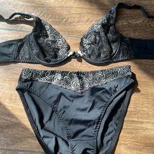 New Unused Bra Panty Set