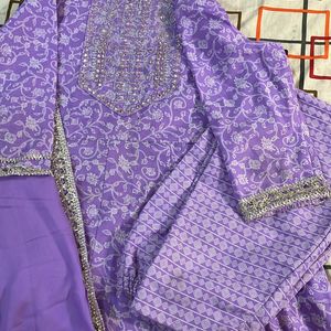 Beautiful Kurta Set With Silver Lace Design