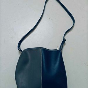 Womens Slingbag