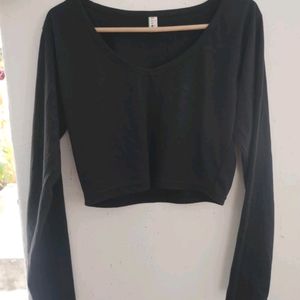 Black Full Sleeve Crop Top