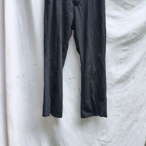 34. BLACK ANKLE LENGTH CUTE PANT