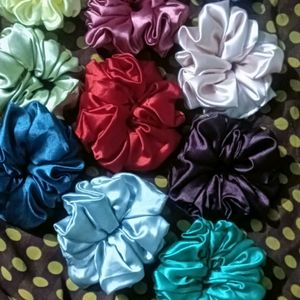 6 Pcs Random Hair Scrunchies