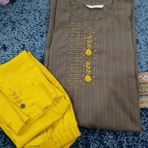 Kurti Set Same Two Pieces Color Different