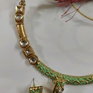 Hasli Gold N Green Toned With Earrings