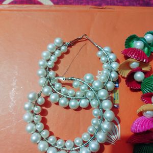 White Earing Set